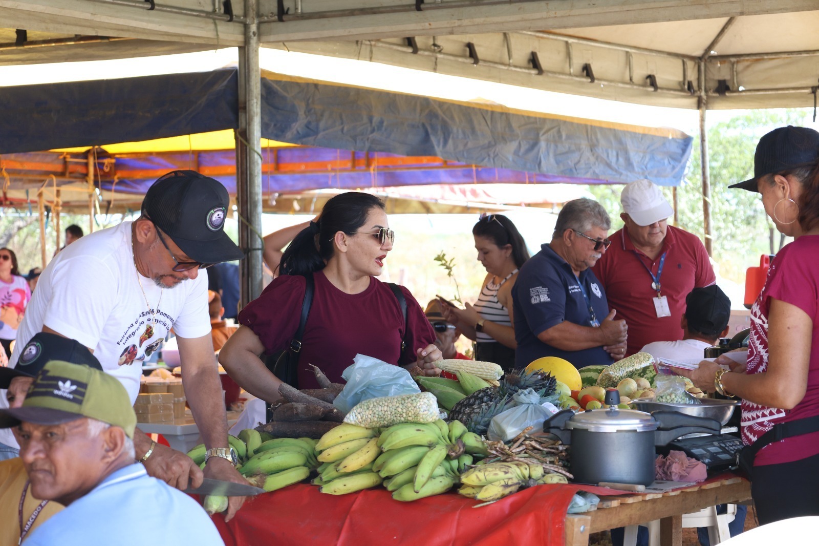Com 20 feiras realizadas, programa ‘Meu Bairro Empreendedor’ encerra 2025 fortalecendo a economia comunitária