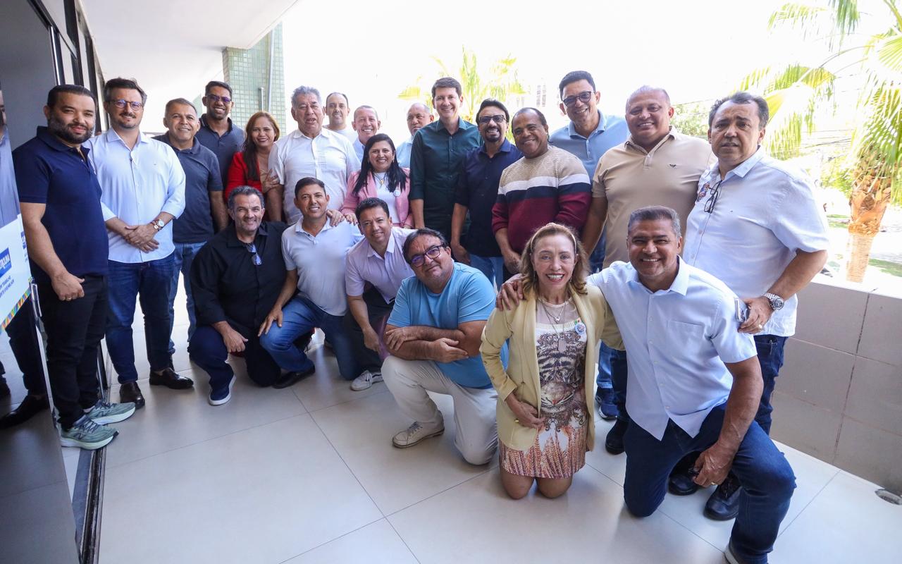 Simão recebe vereadores e fortalece relação de respeito com a Câmara Municipal