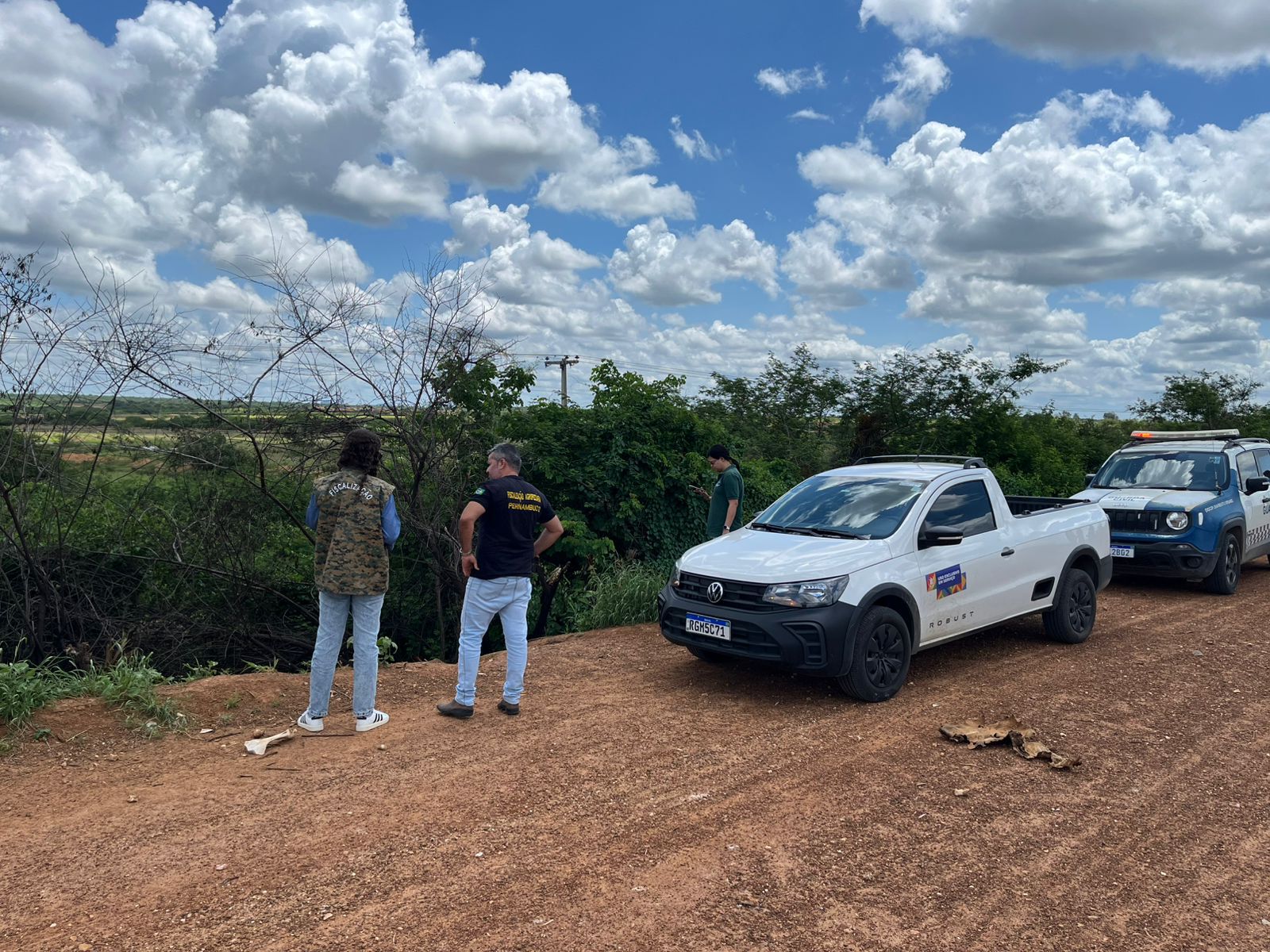 Petrolina+Limpa: Fiscalização autua responsável por descarte irregular de animais mortos no Projeto Maria Tereza