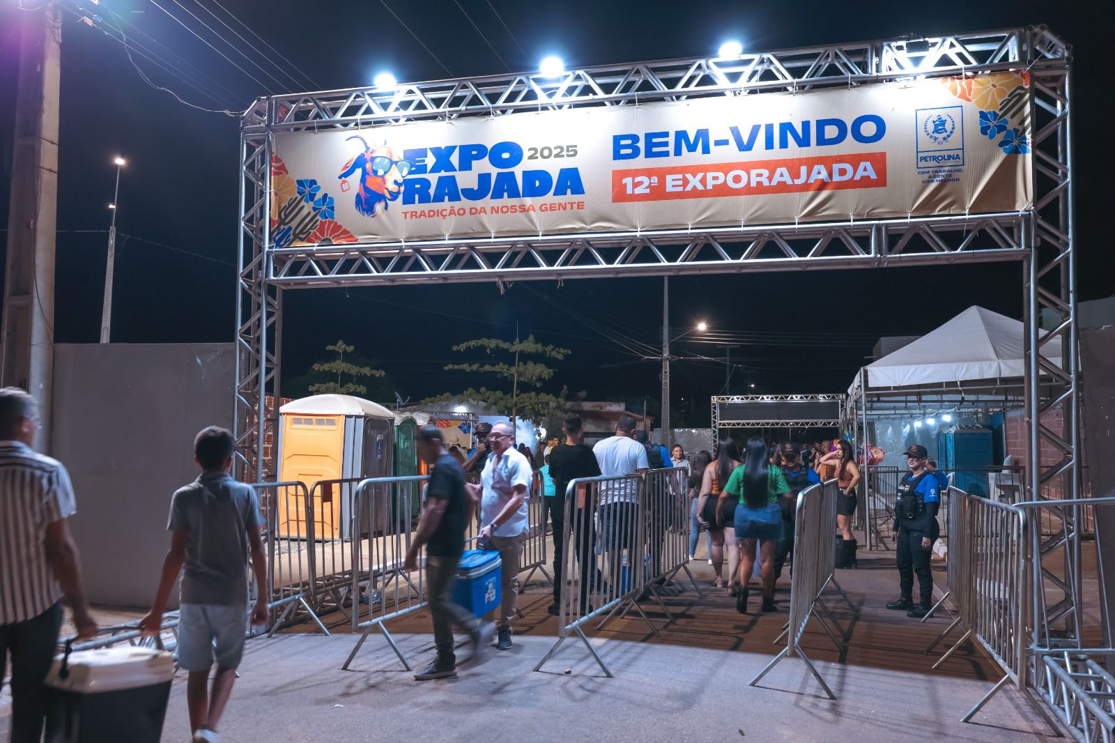 Sirano e Sirino e Mastruz com Leite são algumas das atrações da ExpoRajada 2026