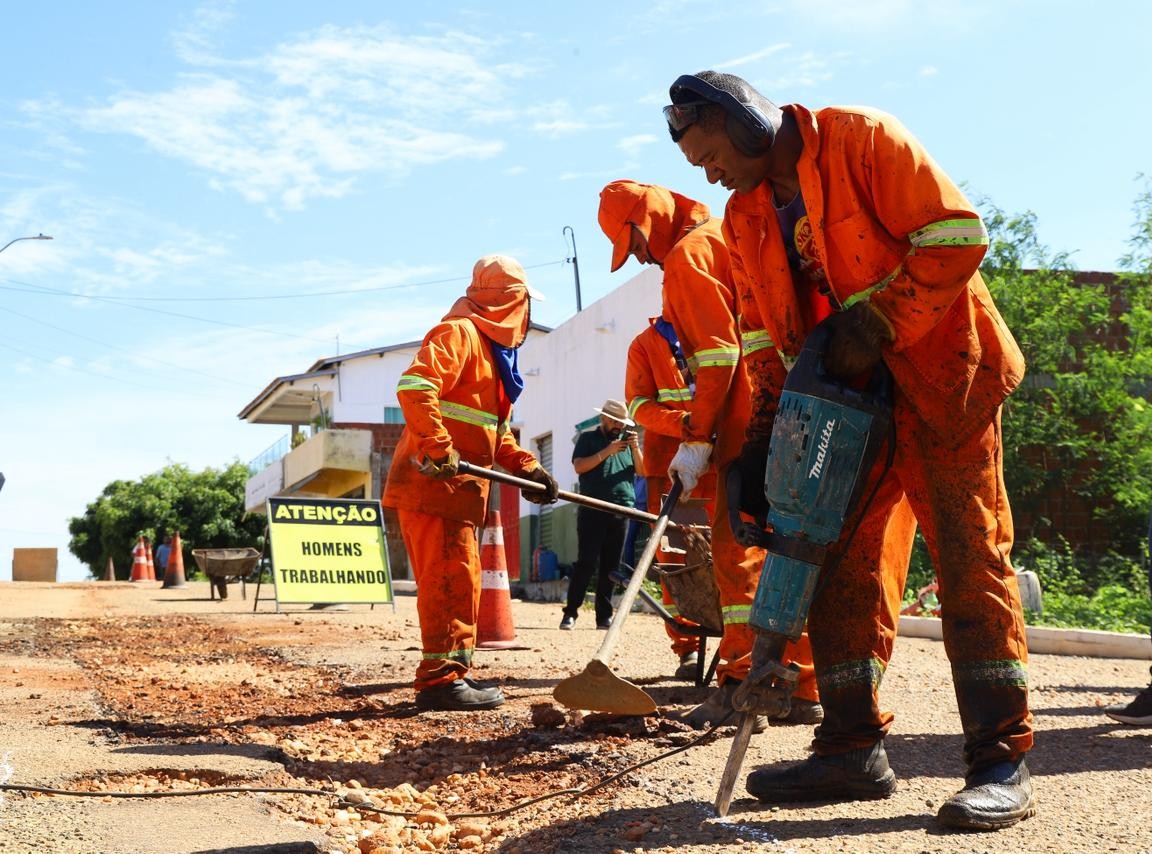 Operação Tapa-Buraco avança em Petrolina e melhora mobilidade em áreas afetadas pelas chuvas