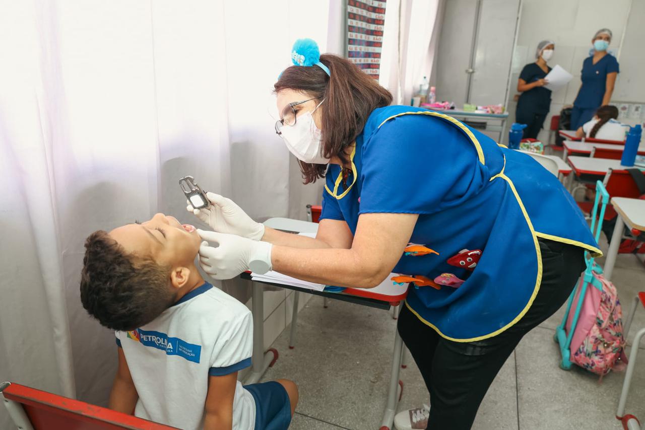 4 mil crianças recebem atendimento de saúde bucal de forma simultânea em Petrolina