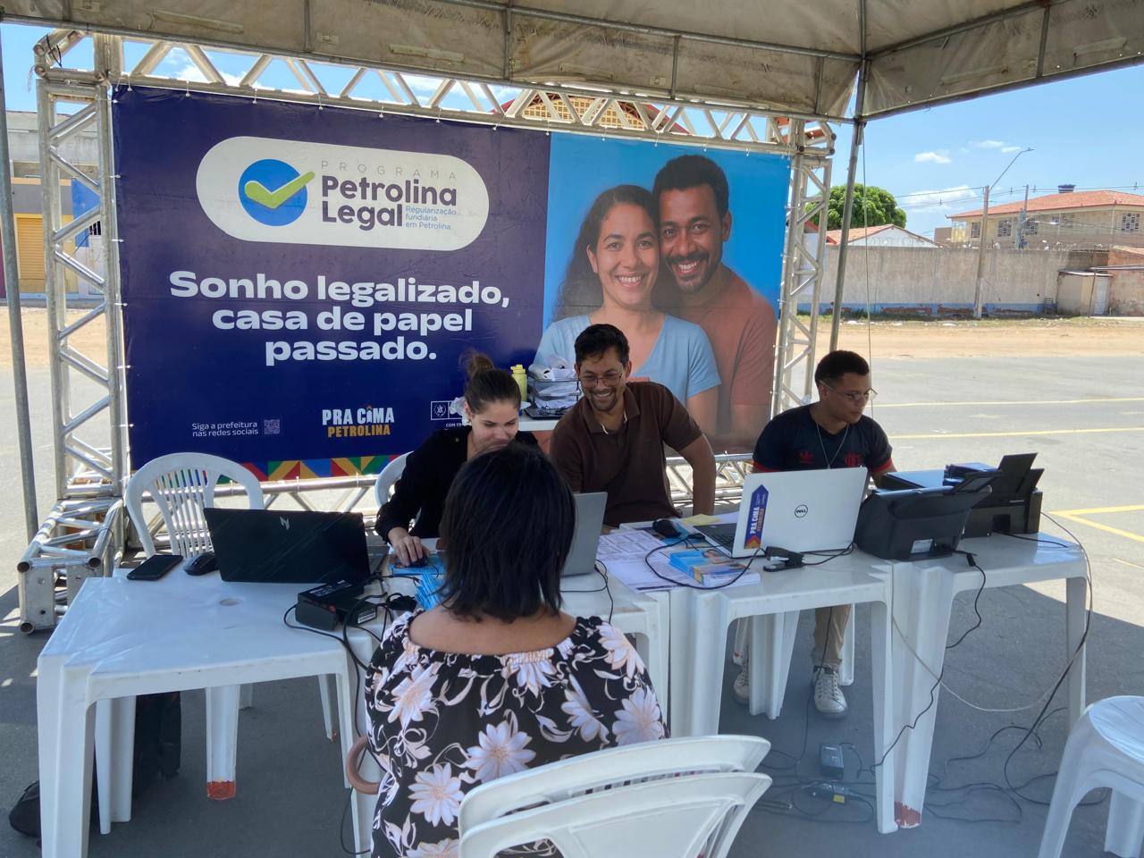 Mais perto da comunidade: busca ativa do Programa Petrolina Legal segue no bairro José e Maria até esta sexta-feira
